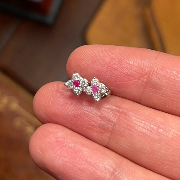 Natural ruby diamanté sterling silver floral stud earrings - Picture 5 of 7